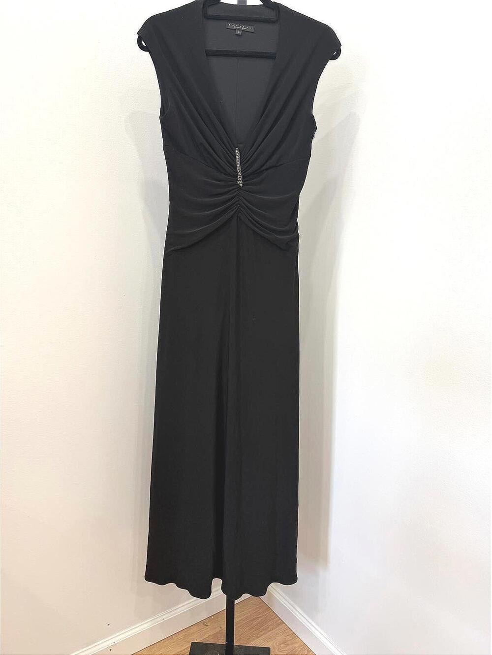 Laundry by Shelli Segal 4 Elegant Black Sleeveless Dress with Rhinestone Detail